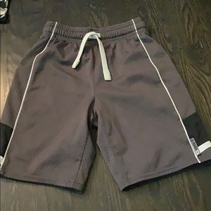 Boy’s Gap Kids Mesh athletic shorts
